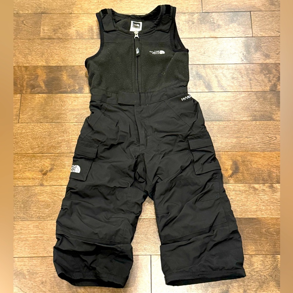 The North Face Black Toddler Snowsuit size 2T ❄️